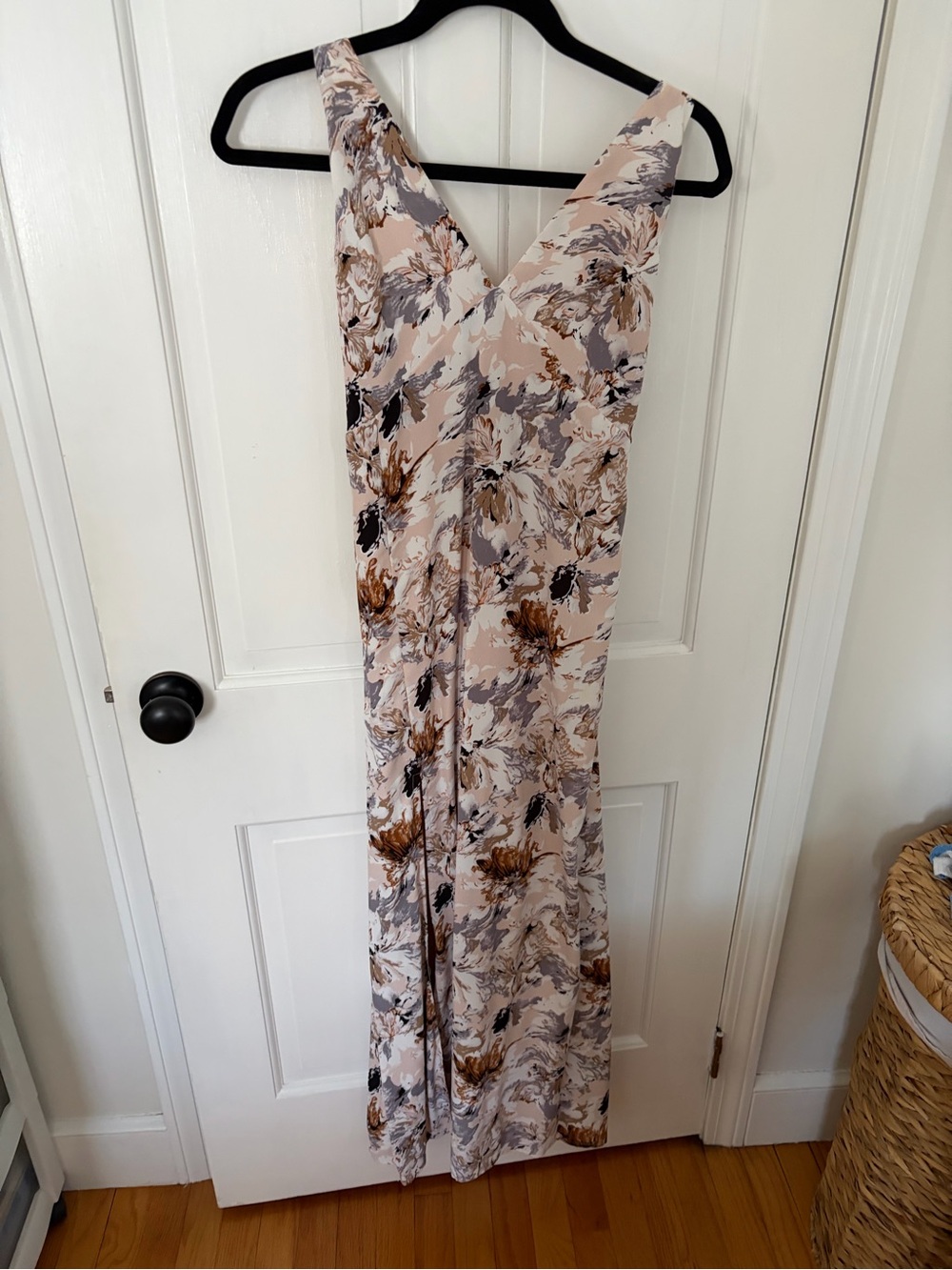 Lulu's Floral V-Neck Maxi Dress in Blush, Taupe, and Gold